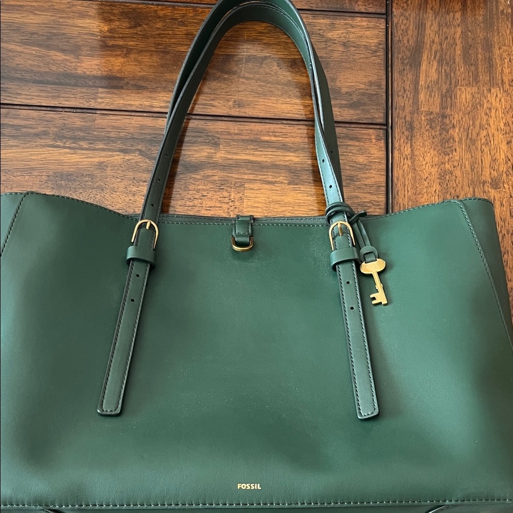 Green Fossil Hand Bag like NEW!!